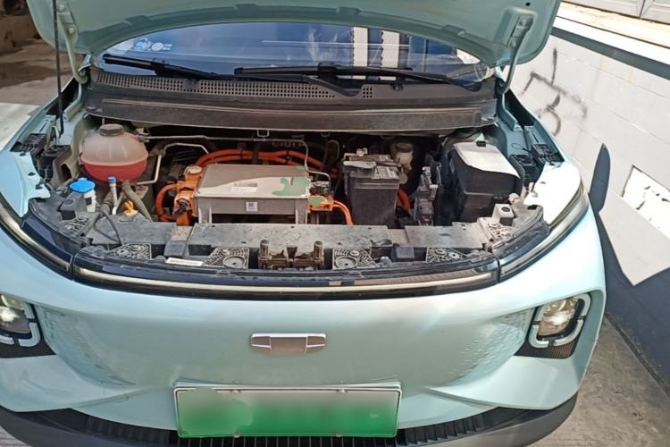 Used Geometry E Firefly 2024 301km Flowing Light Engine Bay