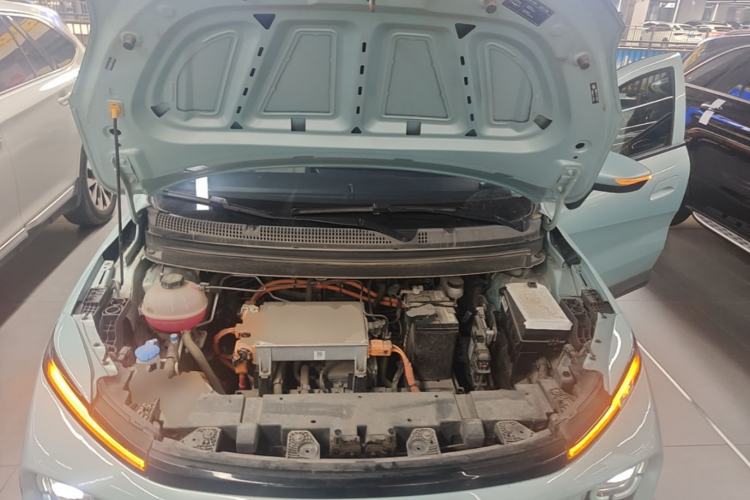 Used Geometry E Firefly 2024 301km Starlight Engine Bay