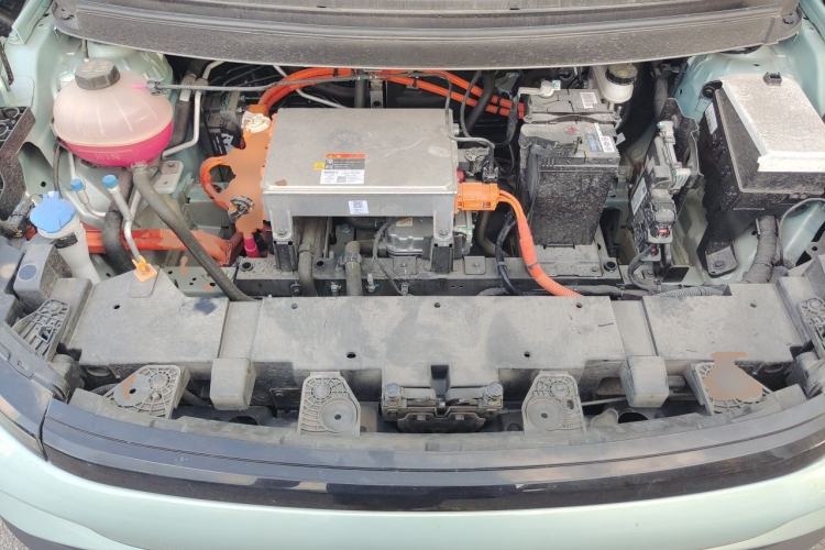 Used Geometry E Firefly 2024 301km Starlight Engine Bay