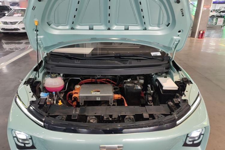 Used Geometry E Firefly 2024 301km Starlight Engine Bay