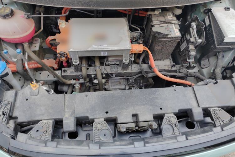 Used Geometry E Firefly 2024 301km Starlight Engine Bay