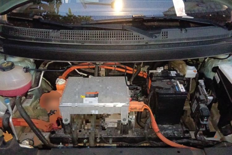 Used Geometry E Firefly 2024 301km Starlight Engine Bay
