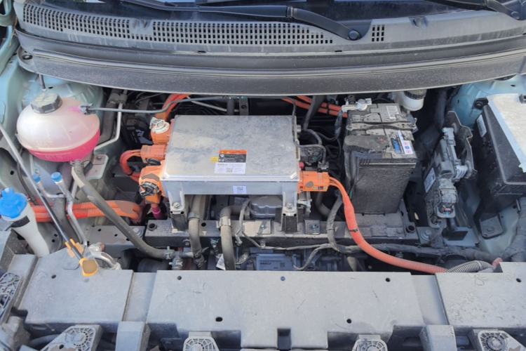 Used Geometry E Firefly 2024 301km Starlight Engine Bay