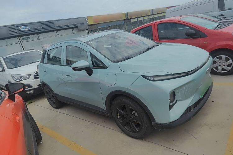 Used Geometry E Firefly 2024 401 km Fluorescent Exterior 2