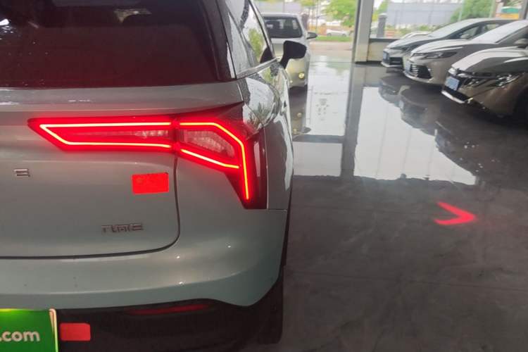 Used Geometry E Firefly 2024 301km Flowing Light Exterior 3