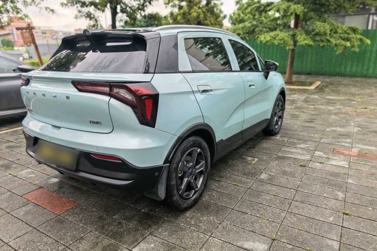 Used Geometry E Firefly 2024 401 km Fluorescent Exterior 3