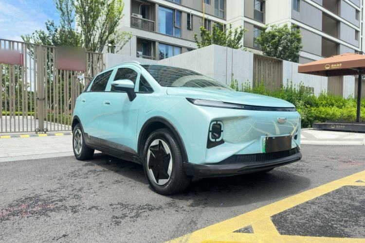 Used Geometry E Firefly 2024 301km Starlight Exterior 4