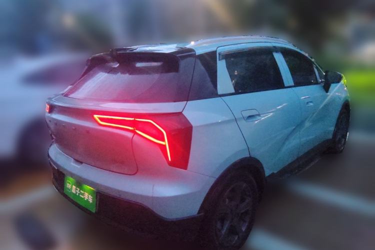 Used Geometry E Firefly 2024 401 km Fluorescent Exterior 5
