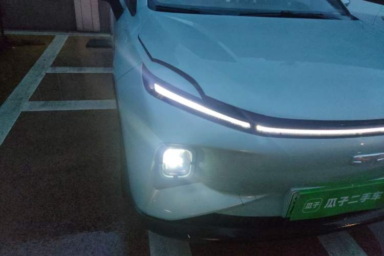 Used Geometry E Firefly 2024 401 km Fluorescent Exterior 6
