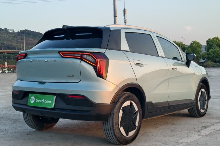 Used Geometry E Firefly 2024 301km Starlight Exterior 8