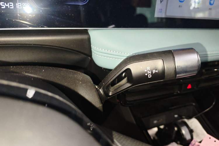 Used Geometry E Firefly 2024 401km Starlight Gear Lever