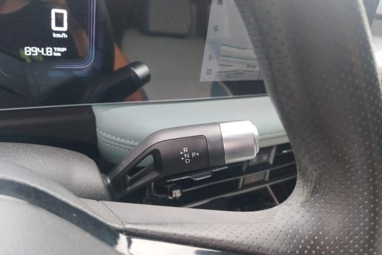 Used Geometry E Firefly 2024 301km Starlight Gear Lever