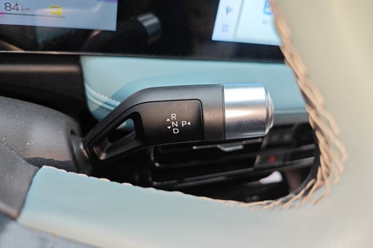 Used Geometry E Firefly 2024 401 km Fluorescent Gear Lever