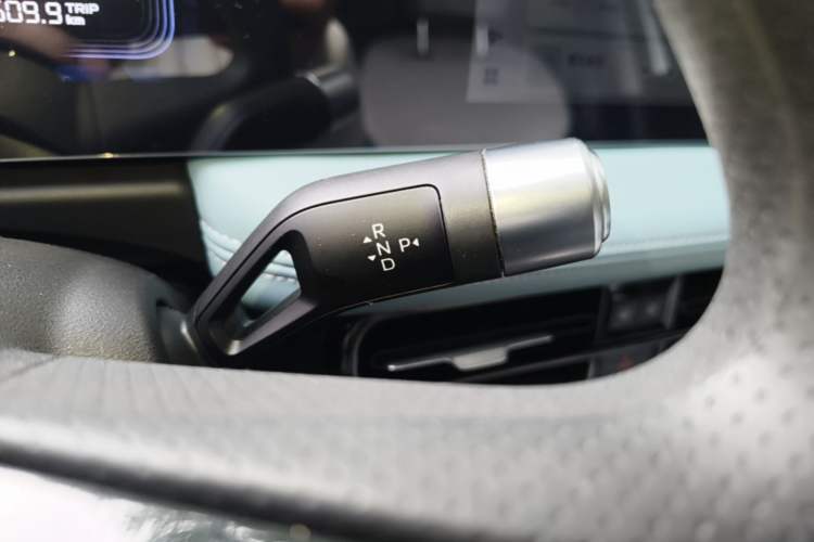 Used Geometry E Firefly 2024 301km Starlight Gear Lever