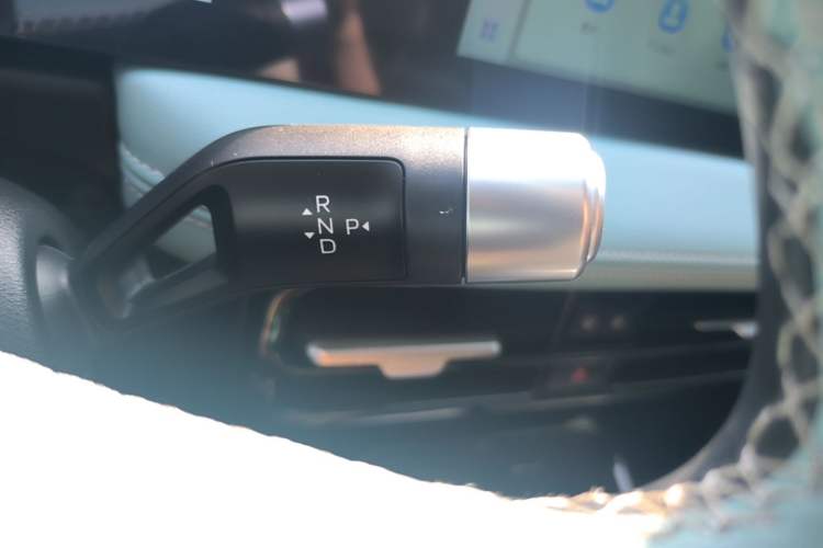 Used Geometry E Firefly 2024 401 km Fluorescent Gear Lever