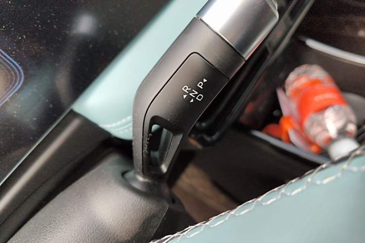 Used Geometry E Firefly 2024 401 km Fluorescent Gear Lever