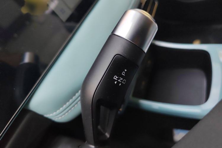 Used Geometry E Firefly 2024 301km Starlight Gear Lever
