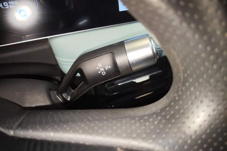 Used Geometry E Firefly 2024 301km Starlight Gear Lever