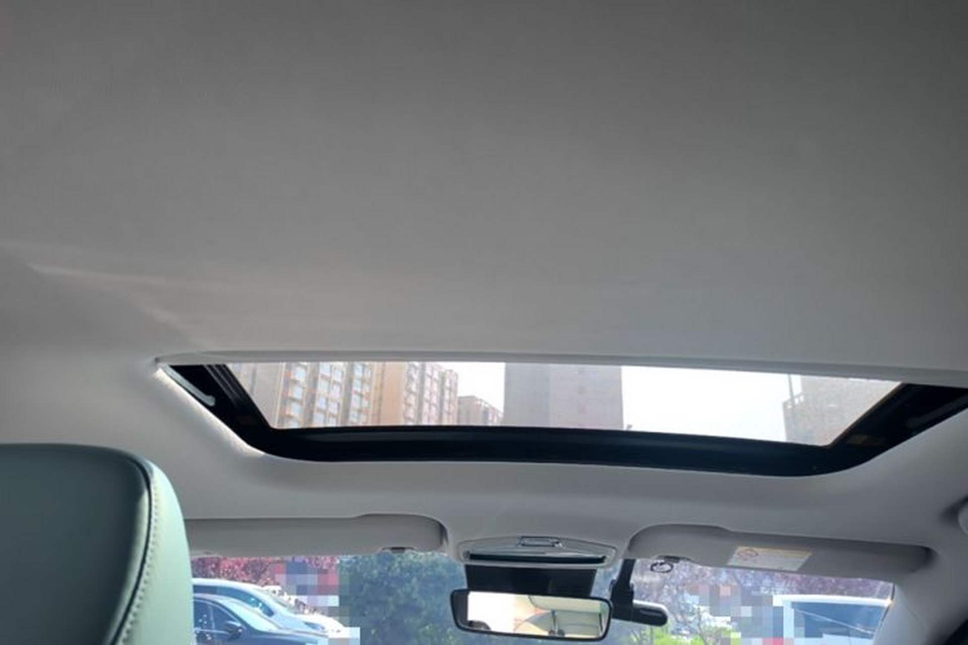 Used Geometry E Firefly 2024 401 km Fluorescent Headliner