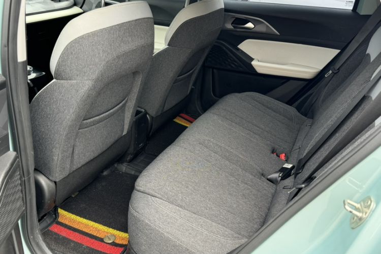 Used Geometry E Firefly 2024 301km Flowing Light Interior 4