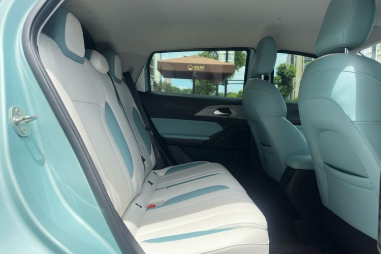 Used Geometry E Firefly 2024 301km Starlight Interior 5