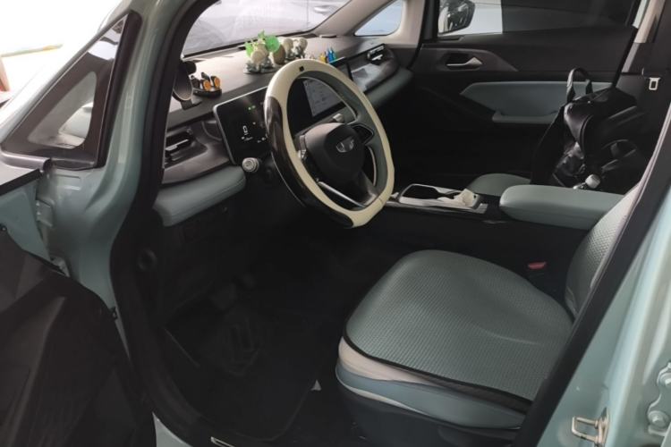 Used Geometry E Firefly 2024 401 km Fluorescent Left Front Seat