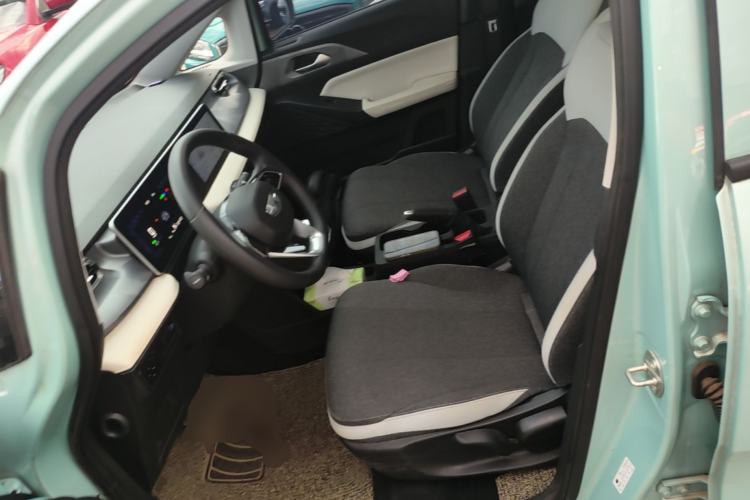 Used Geometry E Firefly 2024 301km Flowing Light Left Front Seat