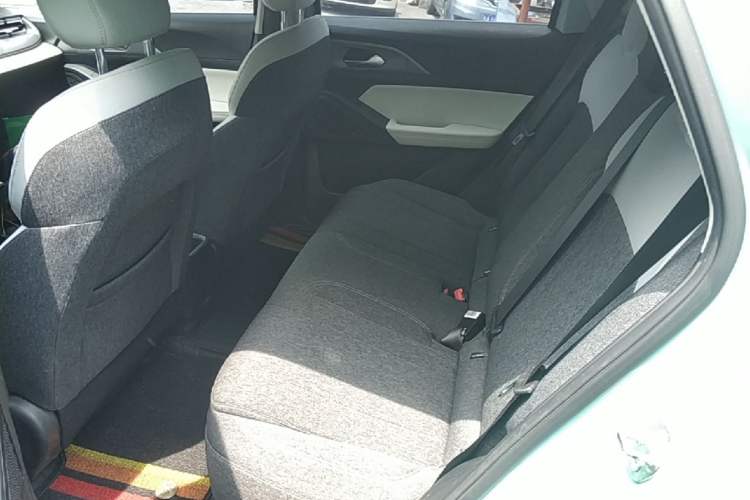Used Geometry E Firefly 2024 301km Flowing Light Left Rear Seat