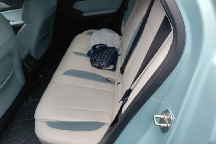 Used Geometry E Firefly 2024 401km Starlight Left Rear Seat