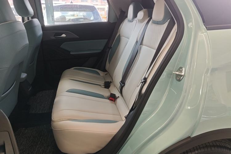 Used Geometry E Firefly 2024 301km Starlight Left Rear Seat