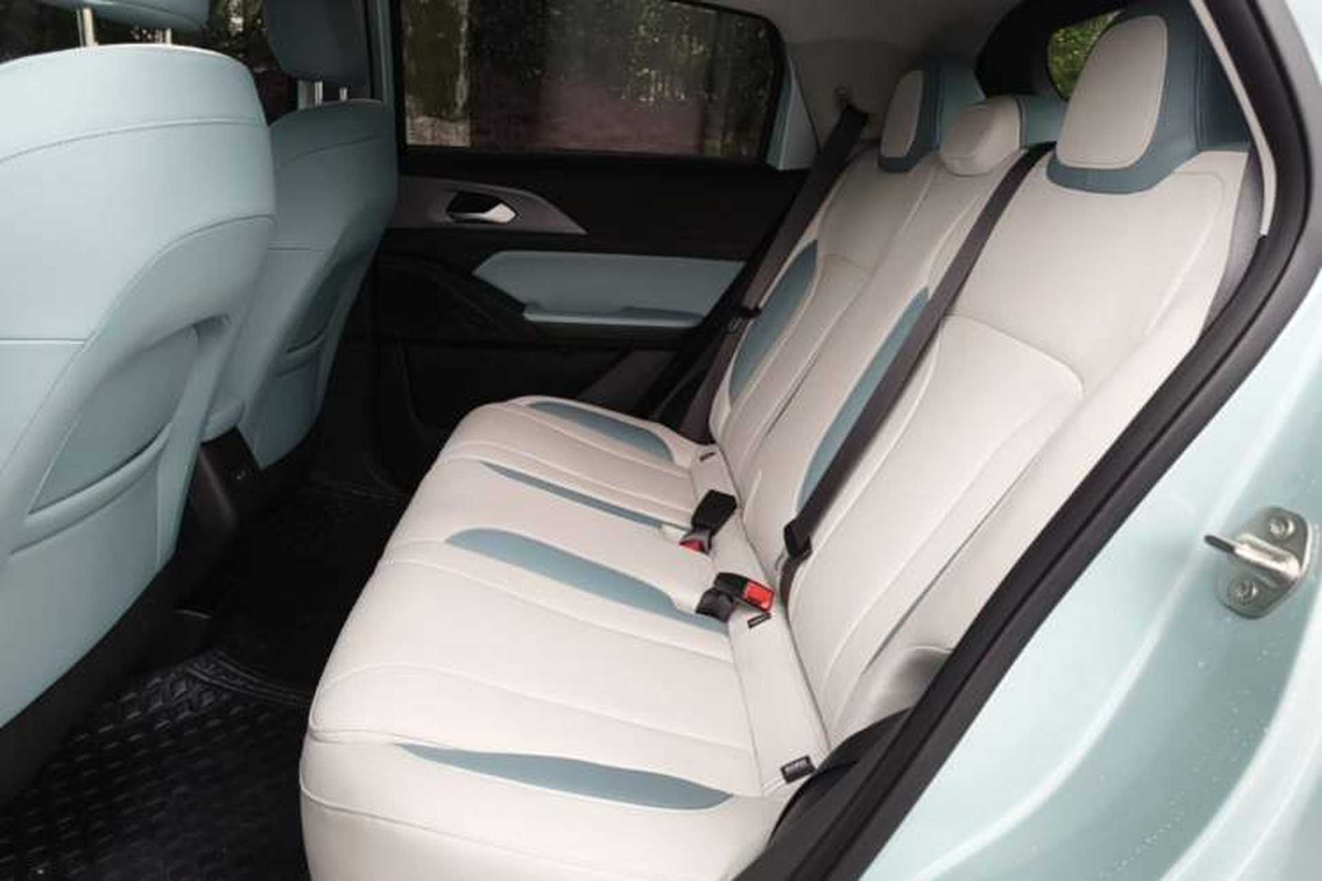 Used Geometry E Firefly 2024 301km Starlight Left Rear Seat