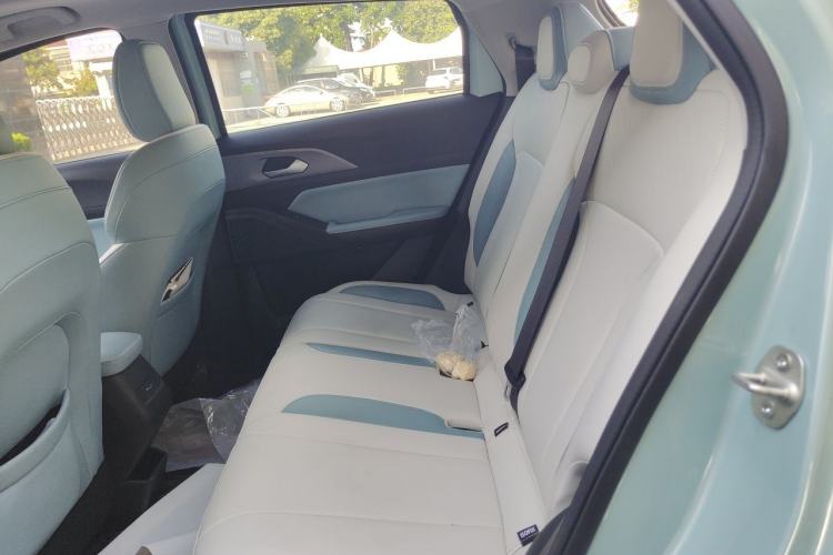 Used Geometry E Firefly 2024 301km Starlight Left Rear Seat