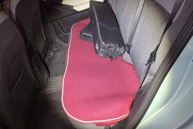 Used Geometry E Firefly 2024 301km Flowing Light Left Rear Seat