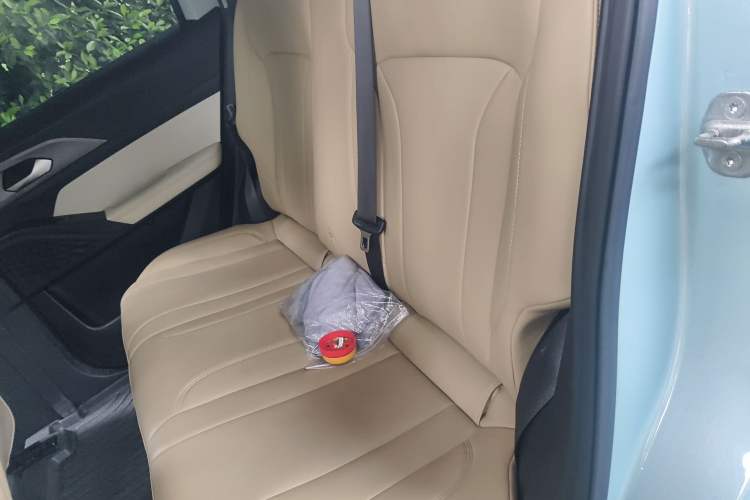 Used Geometry E Firefly 2024 301km Flowing Light Left Rear Seat