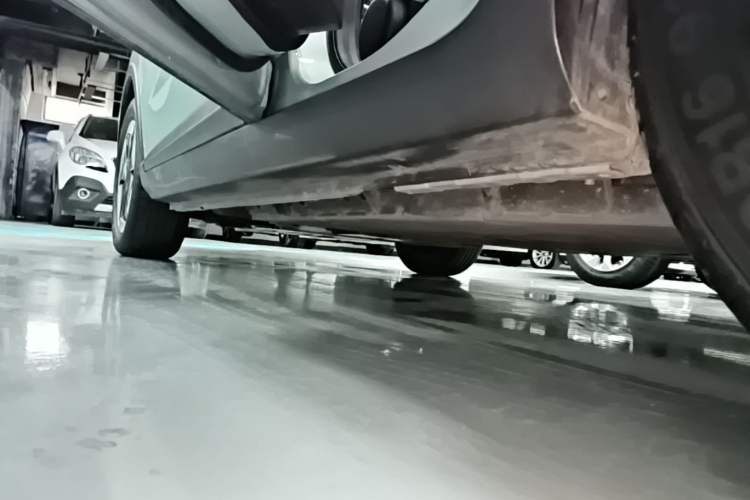 Used Geometry E Firefly 2024 401km Starlight Left Side Sill