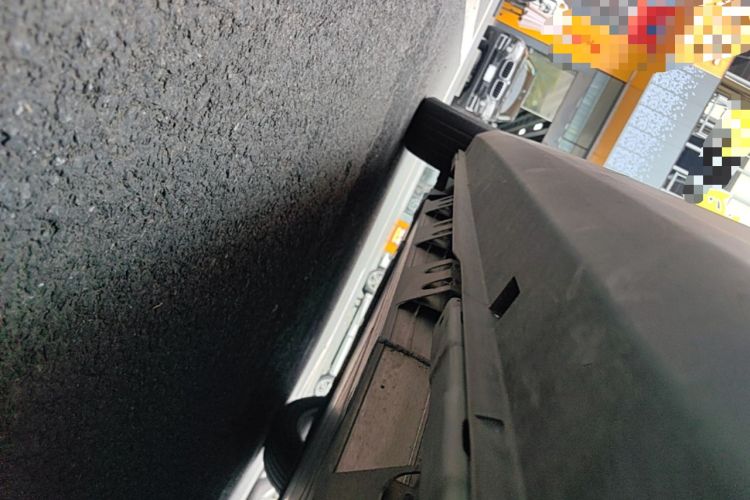 Used Geometry E Firefly 2024 401km Starlight Left Side Sill