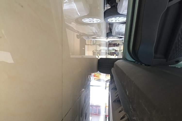 Used Geometry E Firefly 2024 301km Starlight Left Side Sill