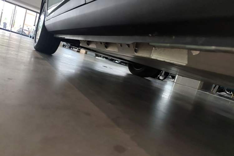 Used Geometry E Firefly 2024 301km Starlight Left Side Sill