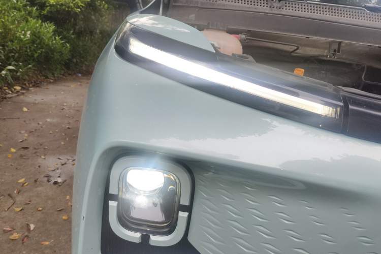 Used Geometry E Firefly 2024 301km Flowing Light Right Front Headlight