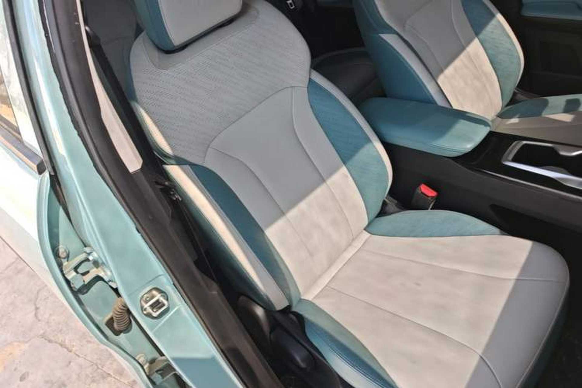 Used Geometry E Firefly 2024 301km Starlight Right Front Seat