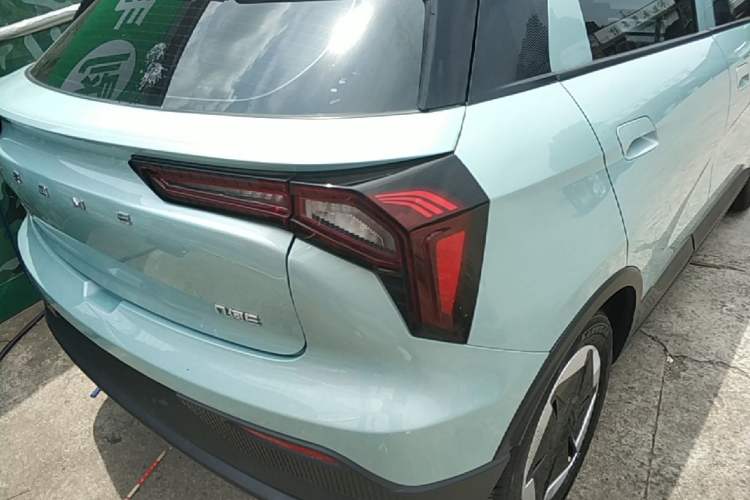 Used Geometry E Firefly 2024 301km Flowing Light Right Rear Taillight