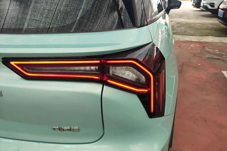 Used Geometry E Firefly 2024 301km Flowing Light Right Rear Taillight