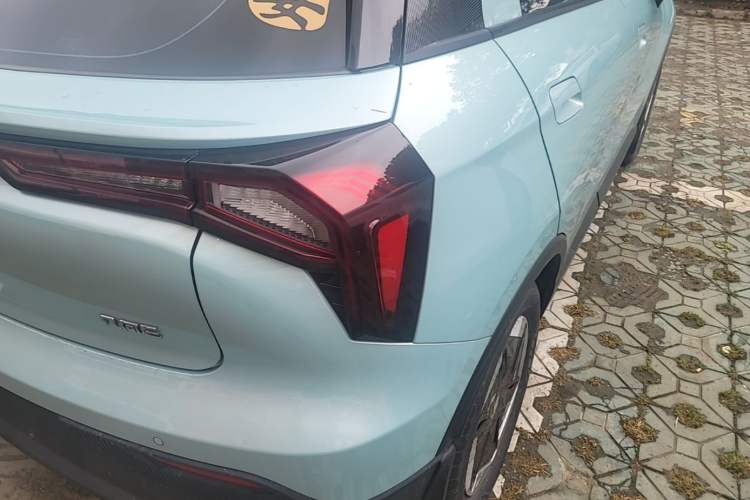Used Geometry E Firefly 2024 301km Starlight Right Rear Taillight