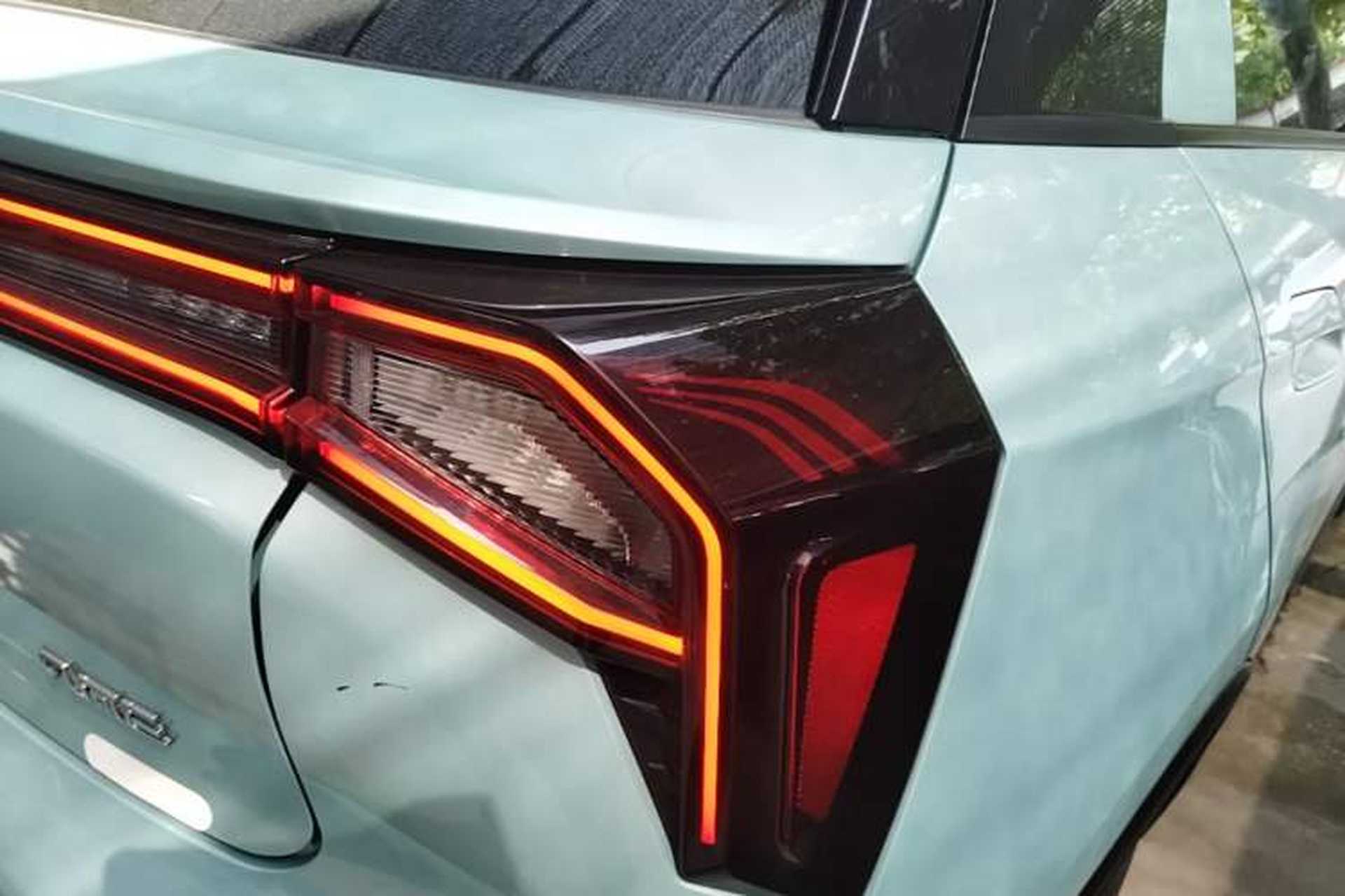 Used Geometry E Firefly 2024 301km Flowing Light Right Rear Taillight
