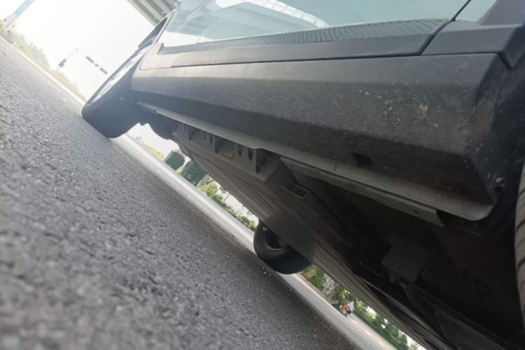 Used Geometry E Firefly 2024 301km Starlight Right Side Sill