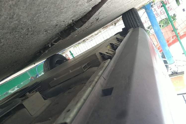 Used Geometry E Firefly 2024 301km Flowing Light Right Side Sill
