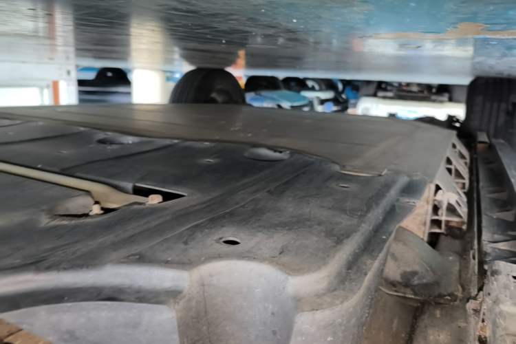 Used Geometry E Firefly 2024 401 km Fluorescent Right Side Sill