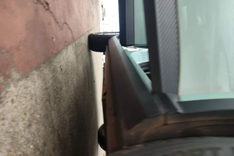 Used Geometry E Firefly 2024 301km Flowing Light Right Side Sill