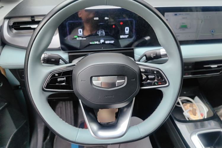 Used Geometry E Firefly 2024 401km Starlight Steering Wheel