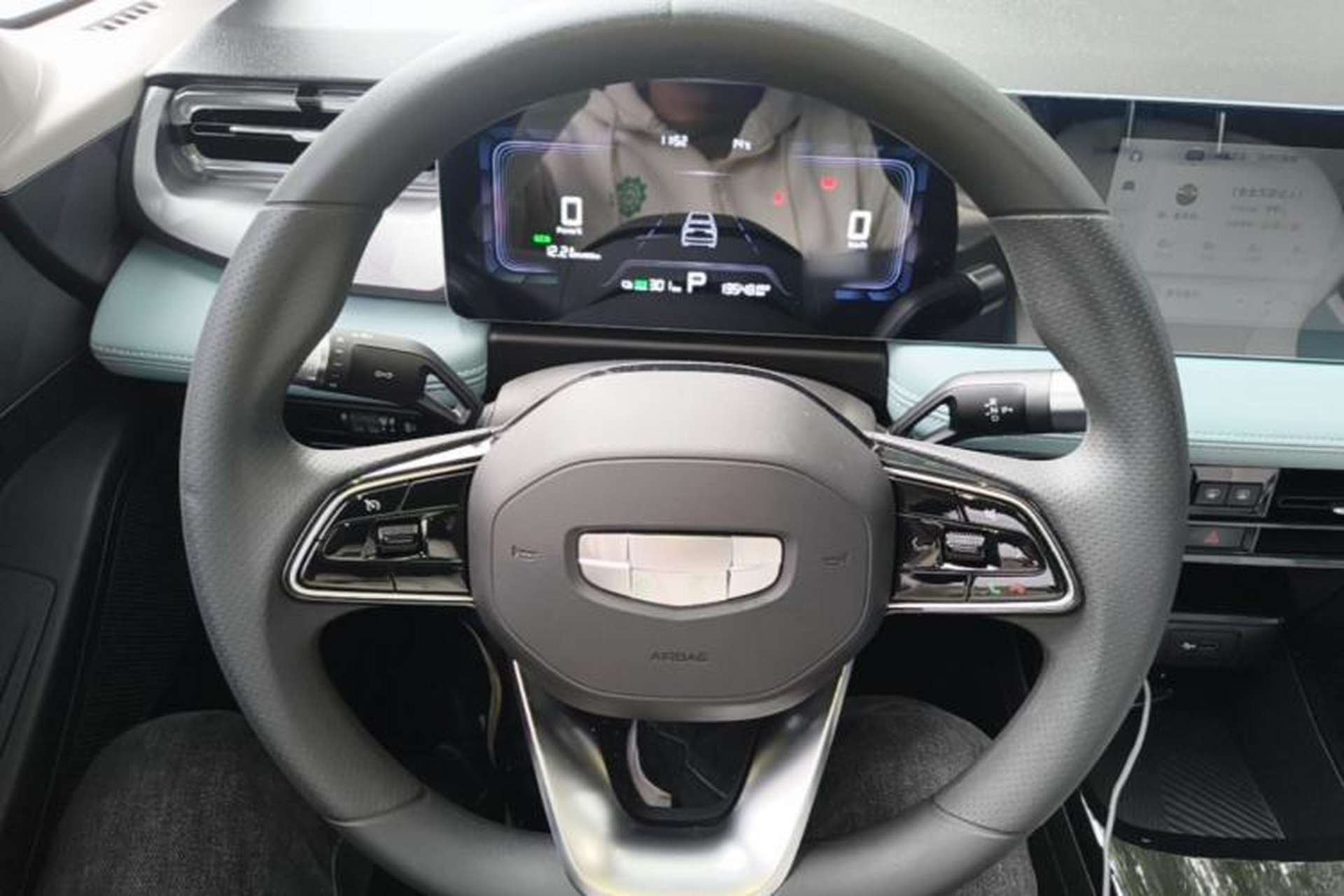 Used Geometry E Firefly 2024 301km Starlight Steering Wheel